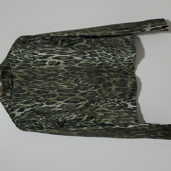 ST JOHN SPORT Green Leopard Button Down - Picture 5 of 7